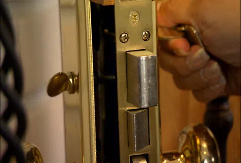 Boston Emergency Lock And Safe Boston, MA 617-322-5176 - apartment-lock-change