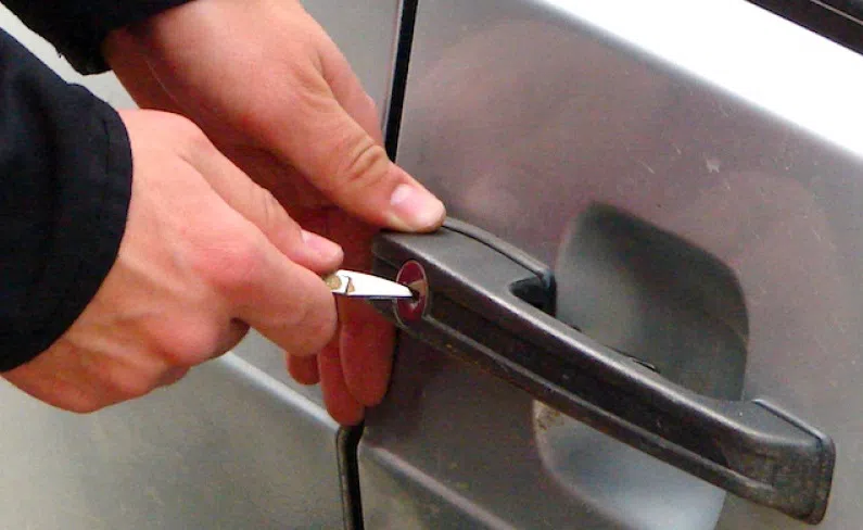 Boston Emergency Lock And Safe Boston, MA 617-322-5176 - locked-out-of-car-home